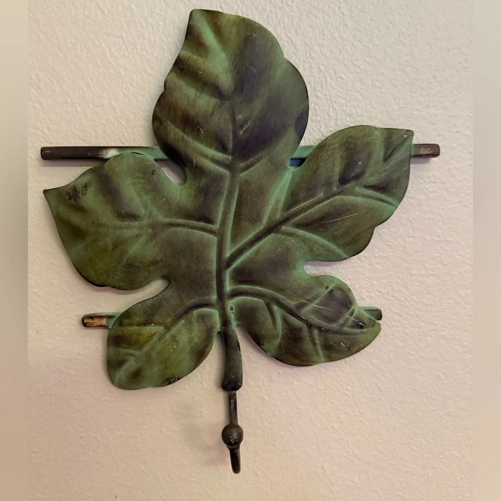 Metal Green Leaf Wall Hook